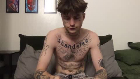 pretty boy online show from 10/14/25, 06:31