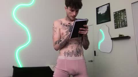 pretty boy online show from 12/03/25, 01:13