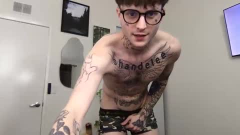 Snapshot of prettyboyszn chatting on 01/17/26, 12:37 pretty boy online show from 01/17/26, 12:37