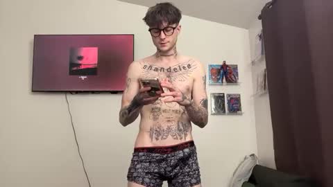 Snapshot of prettyboyszn chatting on 02/24/26, 02:09 pretty boy online show from 02/24/26, 02:09