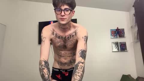 Snapshot of prettyboyszn chatting on 03/05/26, 02:40 pretty boy online show from 03/05/26, 02:40