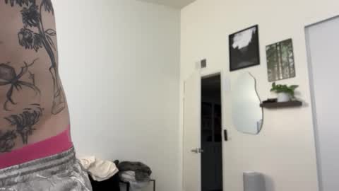 pretty boy online show from 05/25/26, 03:45