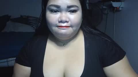 Snapshot of prettycarla_ chatting on 11/17/25, 11:43 prettycarla online show from 11/17/25, 11:43