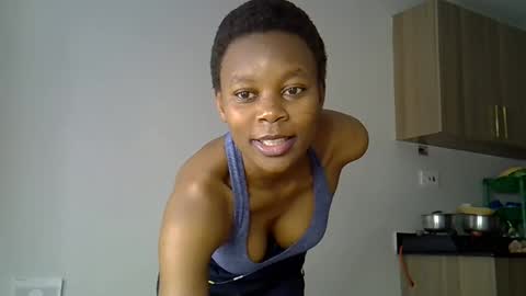 Snapshot of prettycoco_ chatting on 04/06/26, 10:11 coco online show from 04/06/26, 10:11