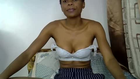 Snapshot of prettycoco_ chatting on 04/15/26, 09:59 coco online show from 04/15/26, 09:59