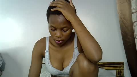 Snapshot of prettycoco_ chatting on 04/16/26, 10:05 coco online show from 04/16/26, 10:05