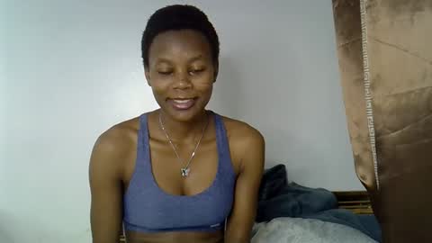 Snapshot of prettycoco_ chatting on 04/30/26, 01:28 coco online show from 04/30/26, 01:28