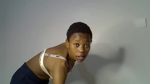 Snapshot of prettycoco_ chatting on 05/05/26, 01:24 coco online show from 05/05/26, 01:24