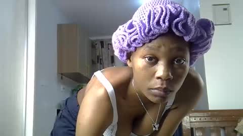 Snapshot of prettycoco_ chatting on 05/10/26, 02:50 coco online show from 05/10/26, 02:50