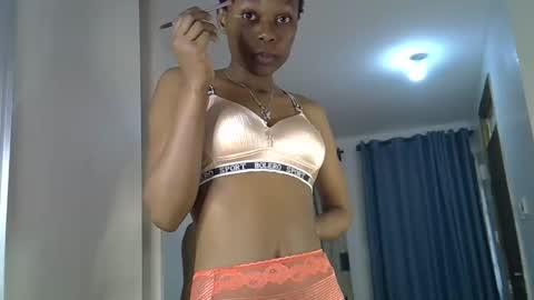 Snapshot of prettycoco_ chatting on 05/15/26, 01:51 coco online show from 05/15/26, 01:51
