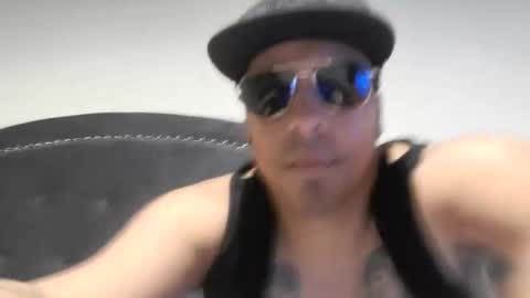 Snapshot of prettydaddyik6992 chatting on 03/22/26, 07:06 DADDYDICRICO6969 online show from 03/22/26, 07:06