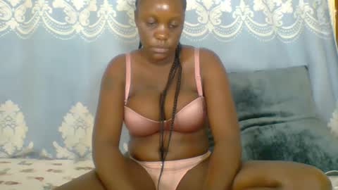 Snapshot of prettydarkskin002 chatting on 02/04/26, 09:15 SHANIA online show from 02/04/26, 09:15