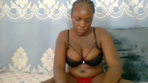 Snapshot of prettydarkskin002 chatting on 02/06/26, 11:24 SHANIA online show from 02/06/26, 11:24