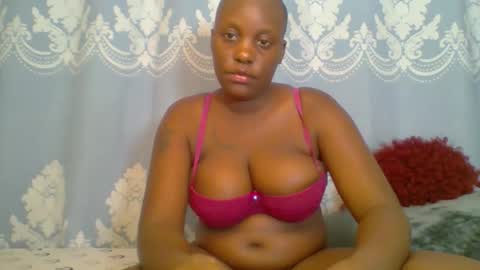 Snapshot of prettydarkskin002 chatting on 04/08/26, 10:48 SHANIA online show from 04/08/26, 10:48