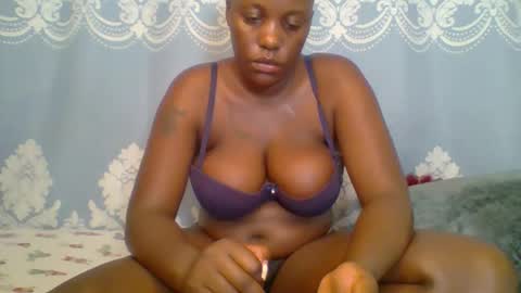 Snapshot of prettydarkskin002 chatting on 04/13/26, 08:20 SHANIA online show from 04/13/26, 08:20