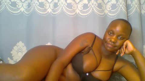 Snapshot of prettydarkskin002 chatting on 04/18/26, 07:07 SHANIA online show from 04/18/26, 07:07