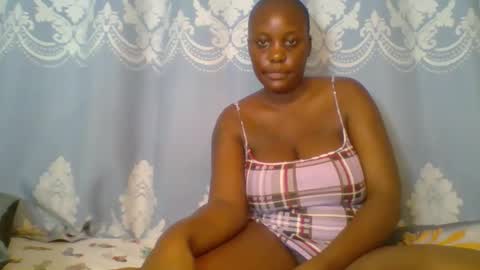 Snapshot of prettydarkskin002 chatting on 04/25/26, 02:47 SHANIA online show from 04/25/26, 02:47