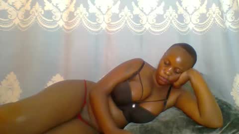 Snapshot of prettydarkskin002 chatting on 05/07/26, 07:47 SHANIA online show from 05/07/26, 07:47