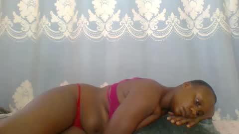 Snapshot of prettydarkskin002 chatting on 05/12/26, 10:56 SHANIA online show from 05/12/26, 10:56