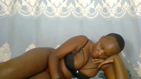 Snapshot of prettydarkskin002 chatting on 05/13/26, 09:00 SHANIA online show from 05/13/26, 09:00