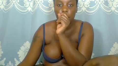 Snapshot of prettydarkskin002 chatting on 06/12/26, 08:52 SHANIA online show from 06/12/26, 08:52