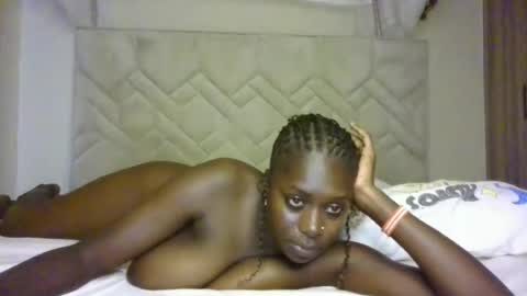Snapshot of prettydulce chatting on 06/13/26, 02:48 prettydulce online show from 06/13/26, 02:48