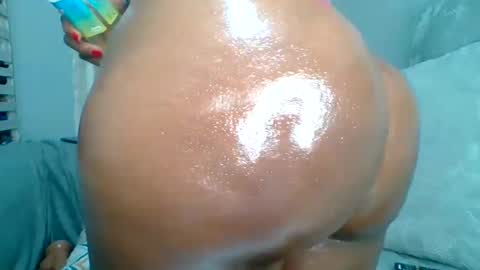 PrettyEla online show from 11/21/25, 12:21