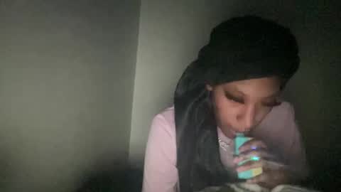 Snapshot of prettyfacefemale chatting on 02/21/26, 10:16 prettyfacefemale online show from 02/21/26, 10:16