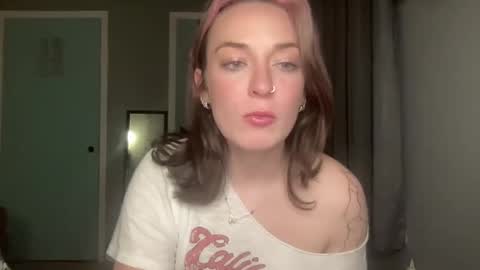 Snapshot of prettyfantasiez chatting on 01/06/25, 06:25 Cutie With a Booty online show from 01/06/25, 06:25