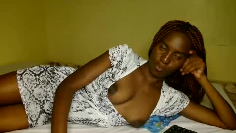 Snapshot of prettygoddess1 chatting on 05/28/26, 04:59 Mary online show from 05/28/26, 04:59