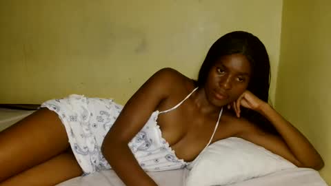 Snapshot of prettygoddess1 chatting on 06/06/26, 04:23 Mary online show from 06/06/26, 04:23