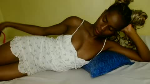 Snapshot of prettygoddess1 chatting on 06/25/26, 05:07 Mary online show from 06/25/26, 05:07