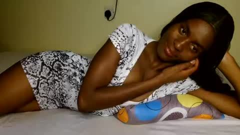 Snapshot of prettygoddess1 chatting on 07/04/26, 05:08 Mary online show from 07/04/26, 05:08