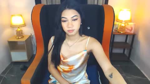 Snapshot of prettyhothugecock chatting on 01/10/25, 12:36 prettyhothugecock online show from 01/10/25, 12:36