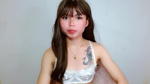 Snapshot of prettyjulian chatting on 12/10/24, 09:01 SEXY JULIA online show from 12/10/24, 09:01