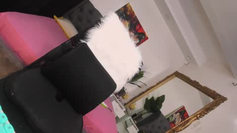 Snapshot of prettyjuliax chatting on 12/26/24, 08:11 prettyjuliax online show from 12/26/24, 08:11