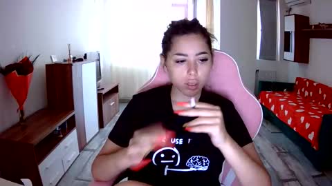 prettyjulliette online show from 09/25/25, 12:31