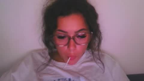 prettyjulliette online show from 10/15/25, 01:55