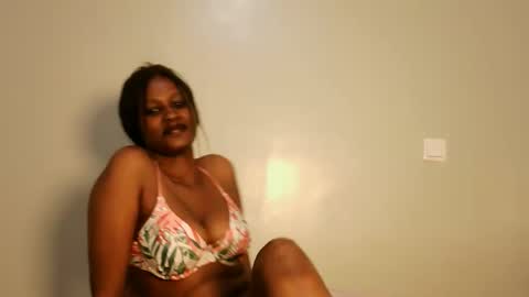 Snapshot of prettykeilaa chatting on 04/14/26, 11:49 prettykeilaa online show from 04/14/26, 11:49