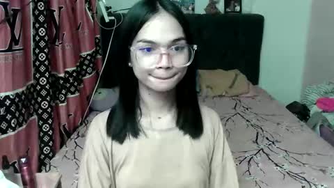 Snapshot of prettykhelcy chatting on 06/02/26, 01:13 prettykhelcy online show from 06/02/26, 01:13