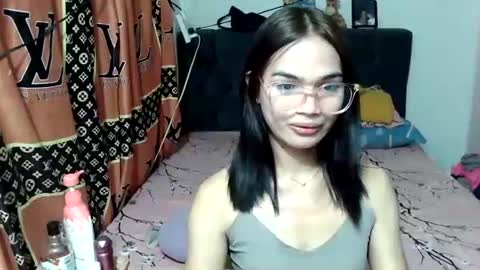 Snapshot of prettykhelcy chatting on 06/14/26, 11:23 prettykhelcy online show from 06/14/26, 11:23