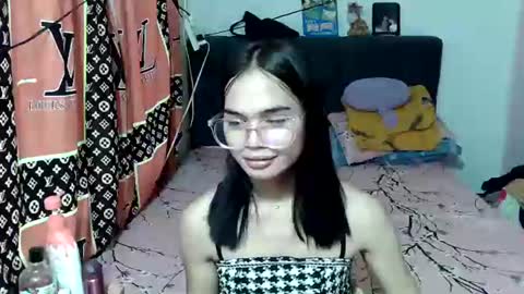 Snapshot of prettykhelcy chatting on 06/16/26, 12:46 prettykhelcy online show from 06/16/26, 12:46