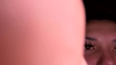 Snapshot of prettylatinamomma01 chatting on 10/16/25, 06:20 prettylatinamomma01 online show from 10/16/25, 06:20