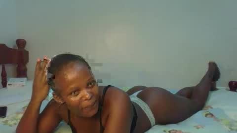 Snapshot of prettymelly_ chatting on 05/27/26, 06:38 Melly online show from 05/27/26, 06:38