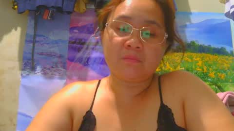 Snapshot of prettynhing chatting on 06/18/26, 02:21 Nhing online show from 06/18/26, 02:21