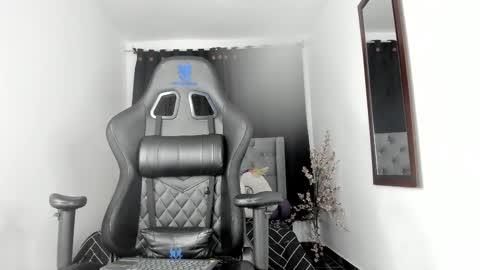 Laura  Onlyfans   40OFF online show from 03/02/25, 09:21