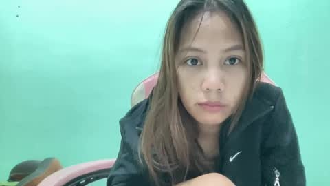 Snapshot of prettyph1 chatting on 12/17/24, 08:10 LYNDA online show from 12/17/24, 08:10