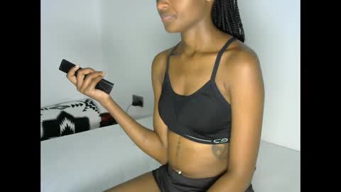 prettyquiny254 online show from 10/17/25, 02:30