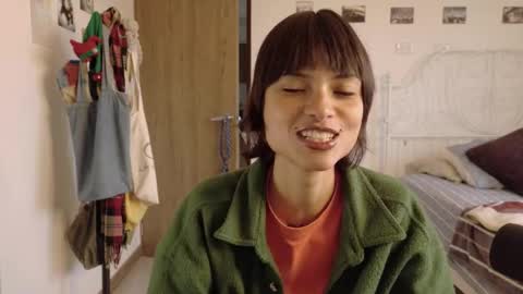 Snapshot of prettyrare chatting on 02/27/26, 10:32 Juli online show from 02/27/26, 10:32