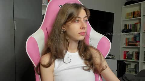Sophie  next stream will be at Monday  i will wait you guys  online show from 12/04/25, 08:23